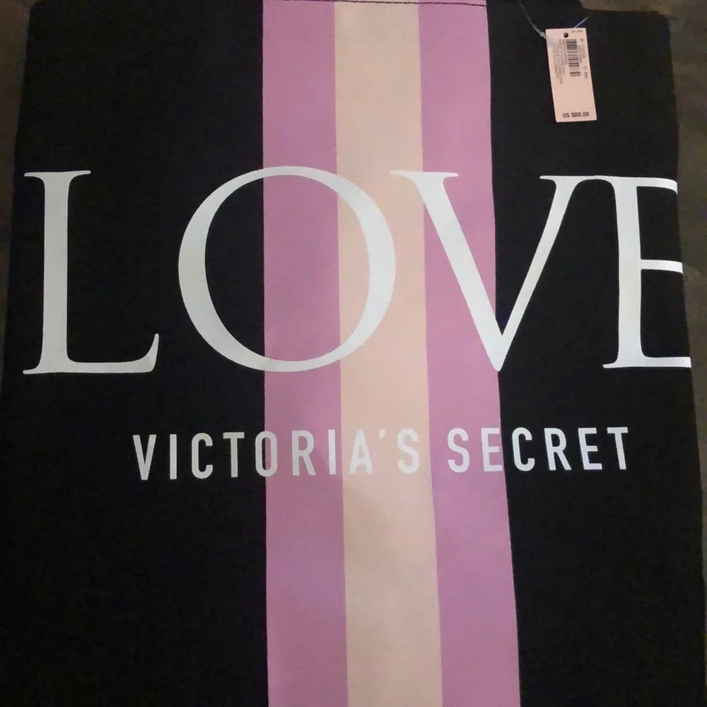 Brand new VS tote! - Picture 2 of 2